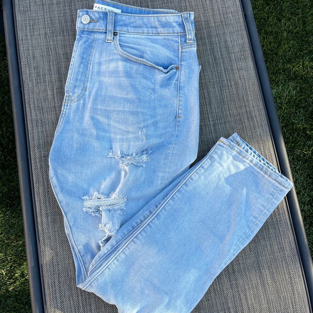 Pacsun Slim Taper Ripped Jeans Light Blue🌁